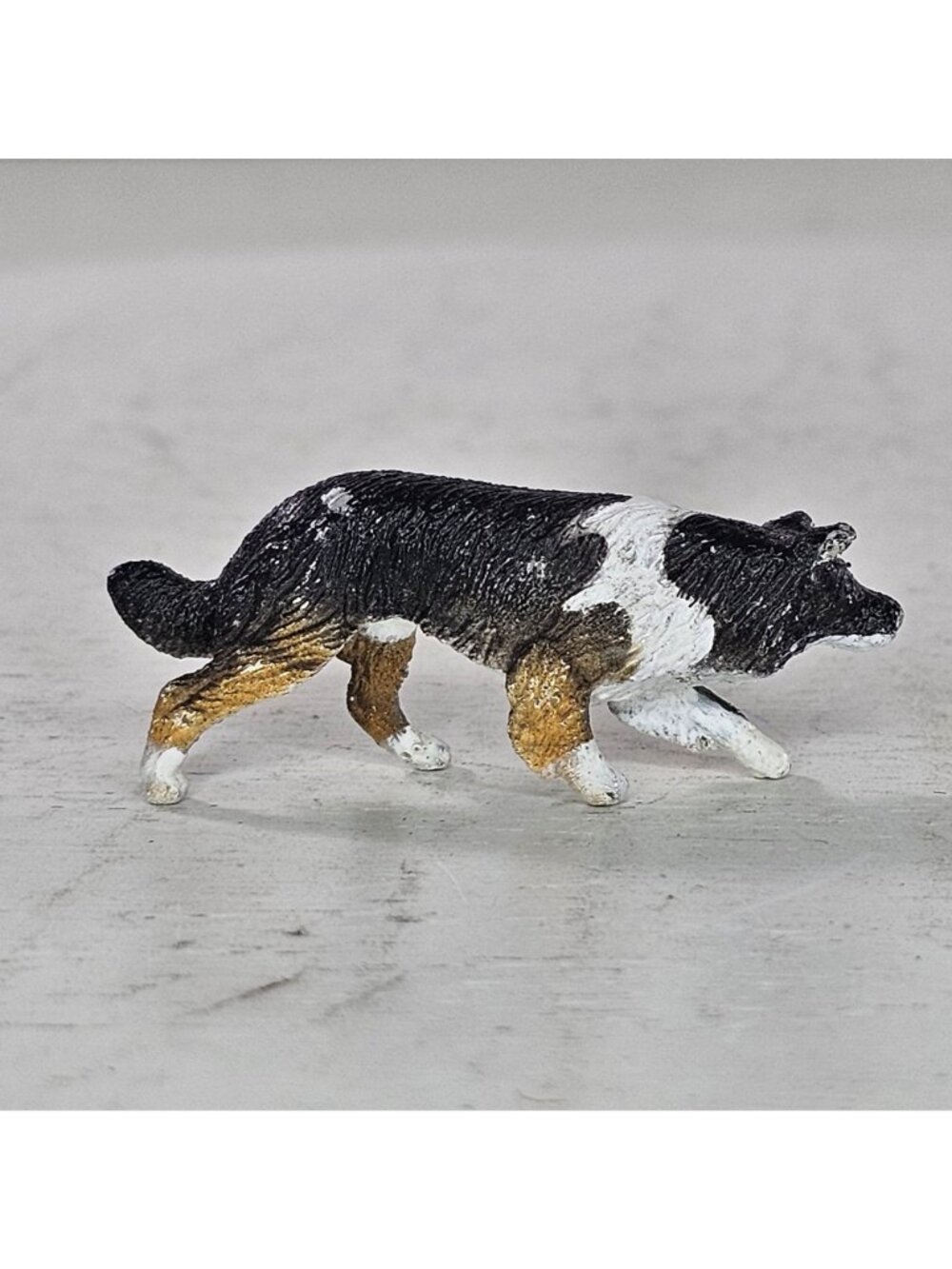 Breyer Stablemate Animal Border Collie Dog #59204 Tri Colored Shepherd - Picture 3 of 8